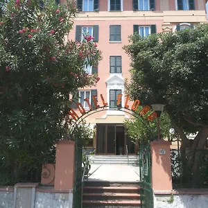 Flora Hotel