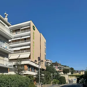 Riviera Hotel